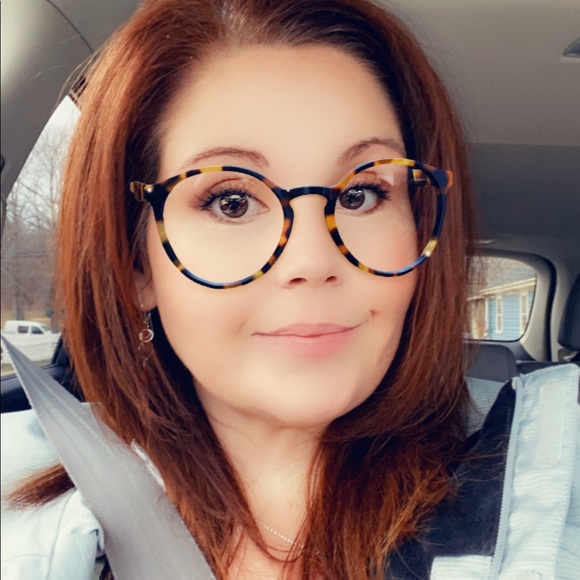 Meet the Posher Other - Meet your Posher, Beth